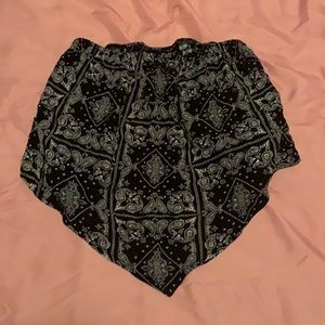 Black and white cropped shirt